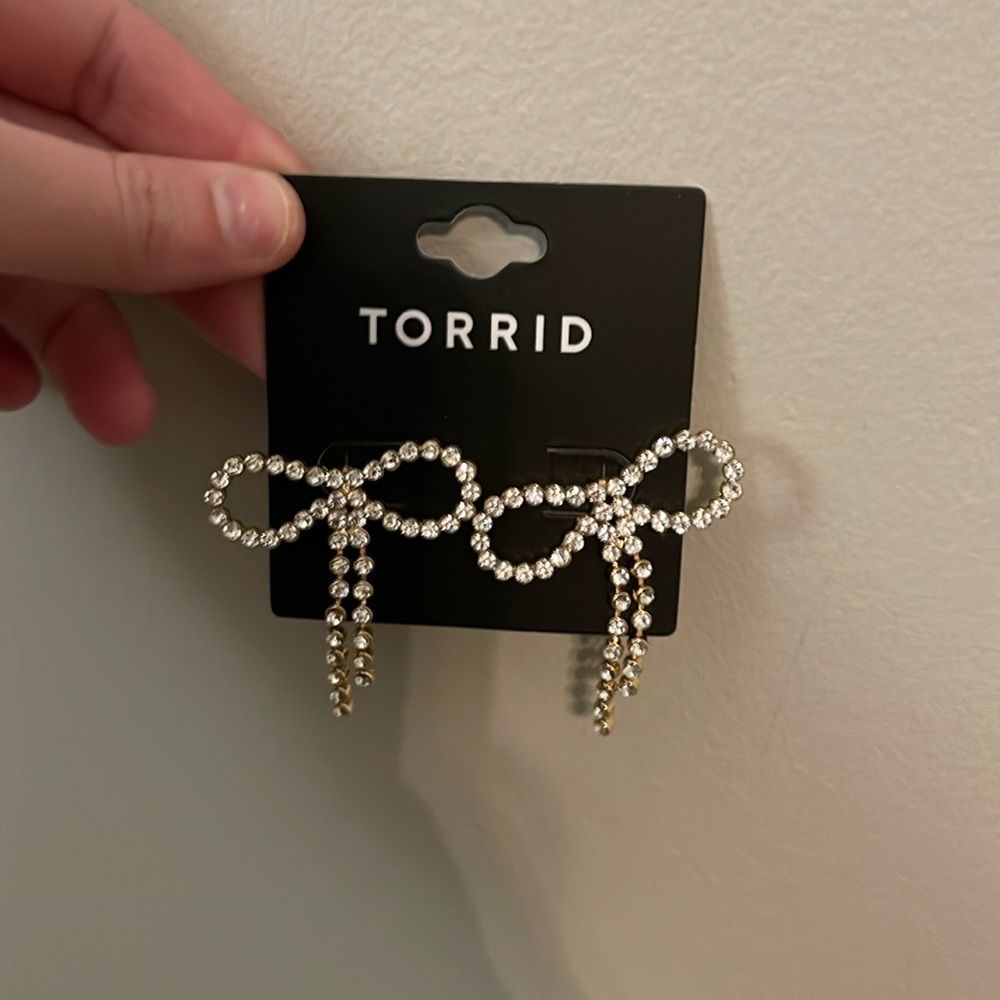 Bow earrings